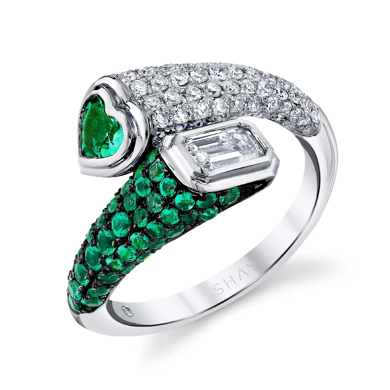 White Gold/Diamond/Emerald