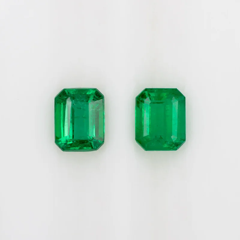 women’s long drop earrings-0.90ct NATURAL EMERALD PAIR STUD EARRINGS EMERALD SHAPE STEP CUT LOOSE ACCENTS