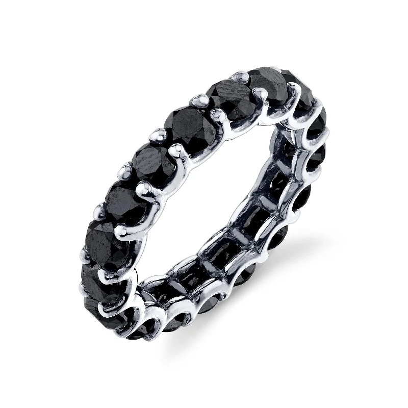 White Gold/Black Diamond