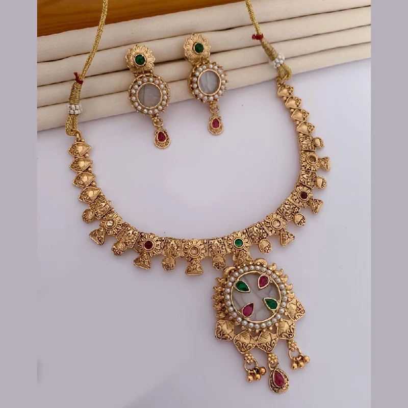 women’s circular pendant necklaces-FS Collection Gold Plated Pota Stone And Pearls Necklace Set